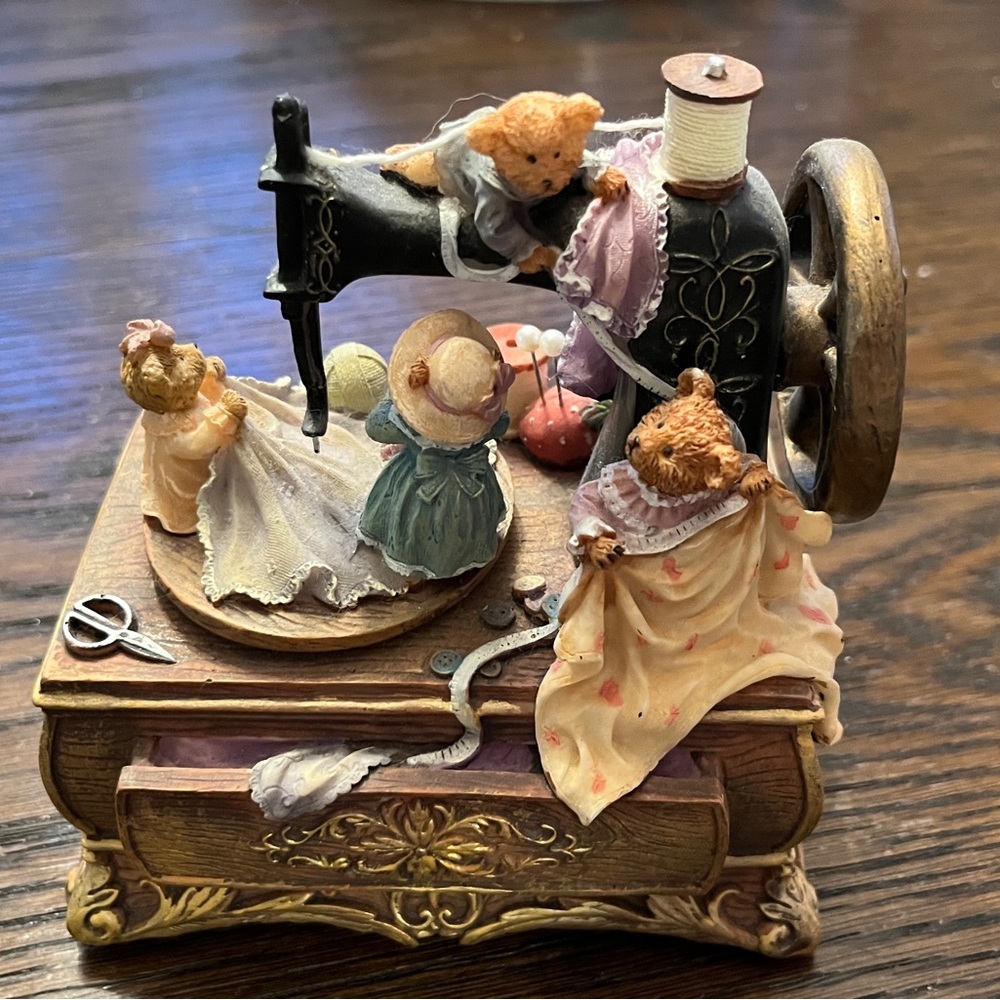 Kingsgate Corp., vintage, rare music box with teddy bears and sewing machine.